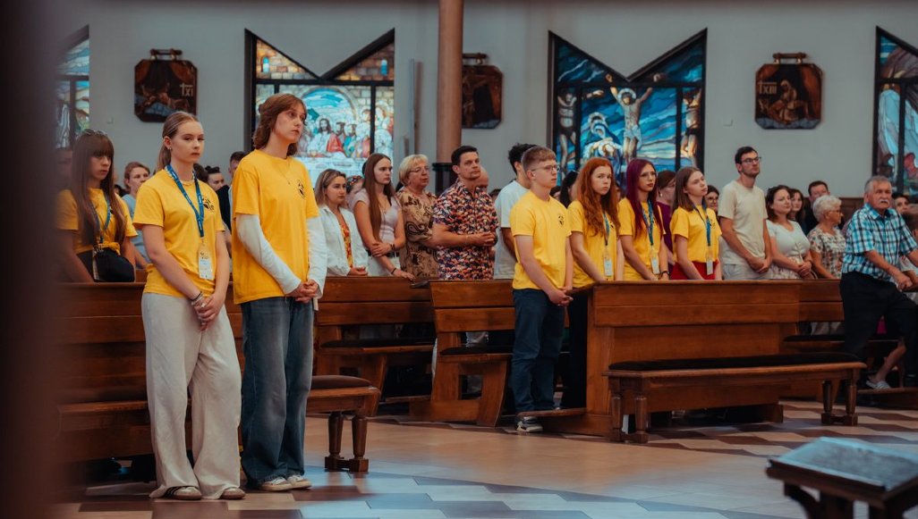 Obóz w Siedlcach: niedziela świadectw stypendystów Fundacji „Dzieło Nowego Tysiąclecia”
