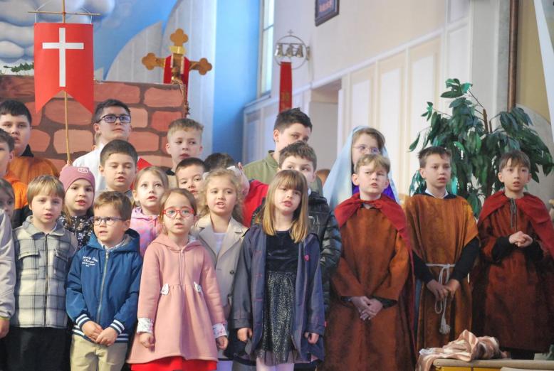Wielkanocne widowisko uczniów w Turowie