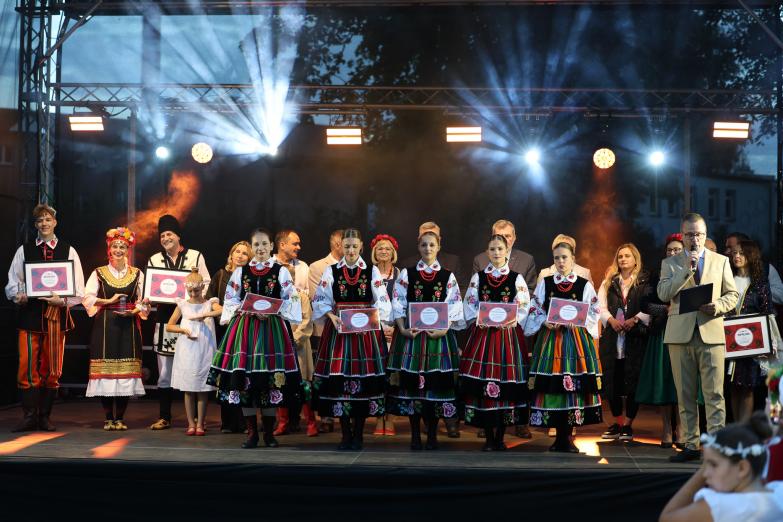 Nadbużańskie Spotkania Folklorystyczne zakończone „Polonezem z folklorem” /AUDIO/2
